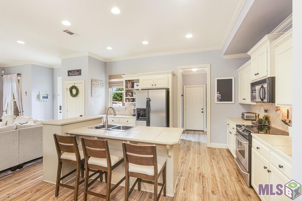 10522 Springtree Avenue Baton Rouge, LA 70810 - Photo 9 of 42 Gallery Image 9