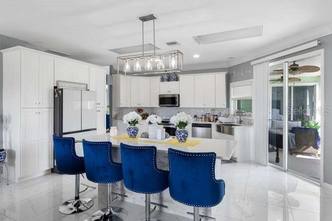 1905 Palm View Road Sarasota, FL 34240 - Photo 8 of 26 Gallery Image 8