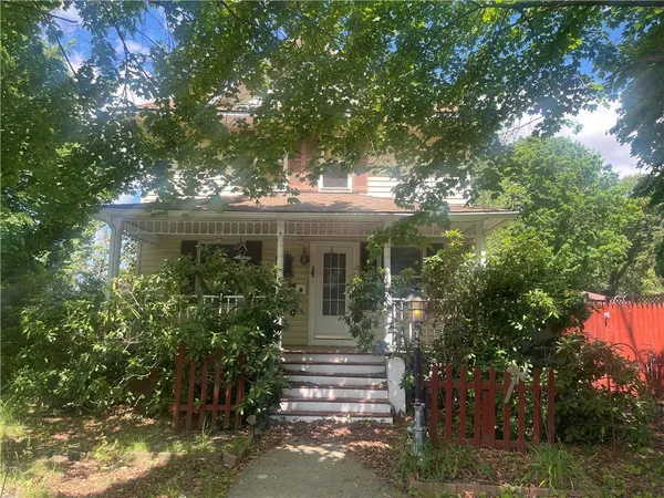 $335,000 | 139 Overbrook Avenue, Warwick, RI 02889