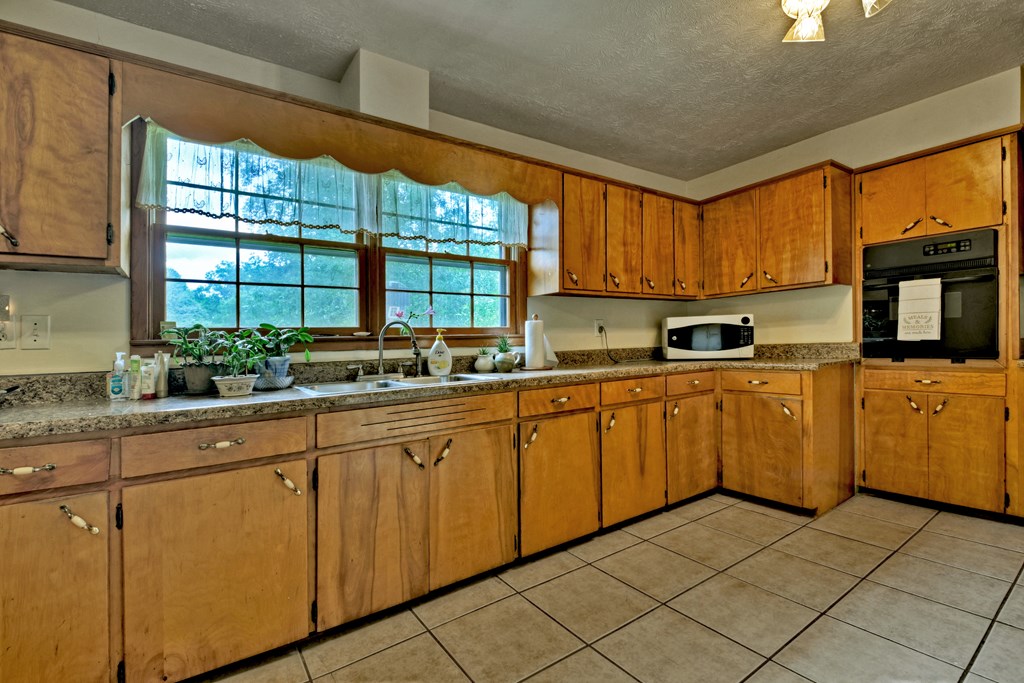 5171 Old Highway 76 Blue Ridge, GA 30513 - Photo 7 of 31 Gallery Image 7