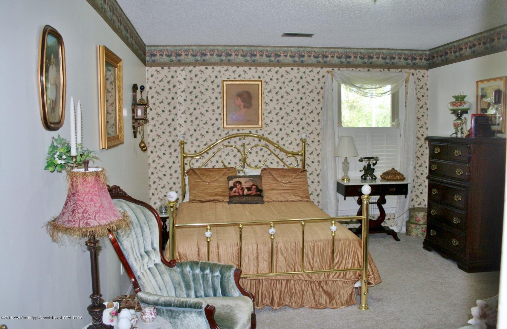 211 Gwen Road Senatobia, MS 38668 - Photo 16 of 34 IMG_7391