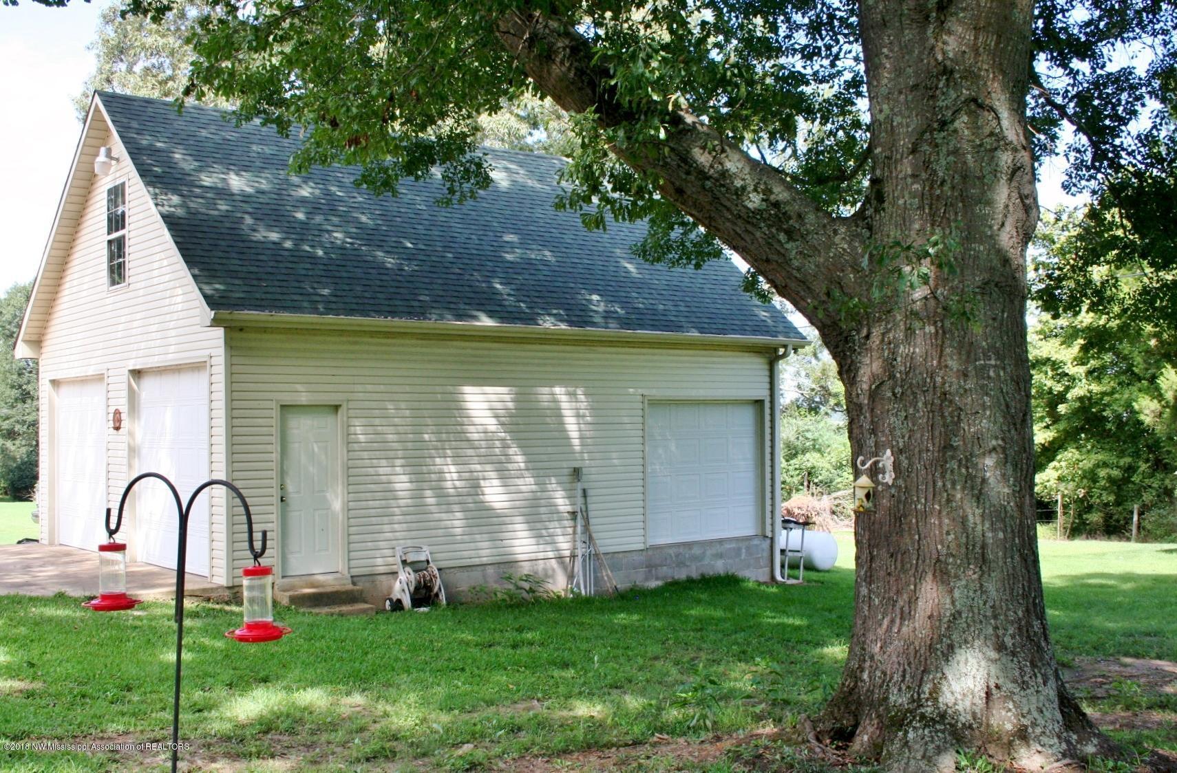 211 Gwen Road Senatobia, MS 38668 - Photo 23 of 34 IMG_7375