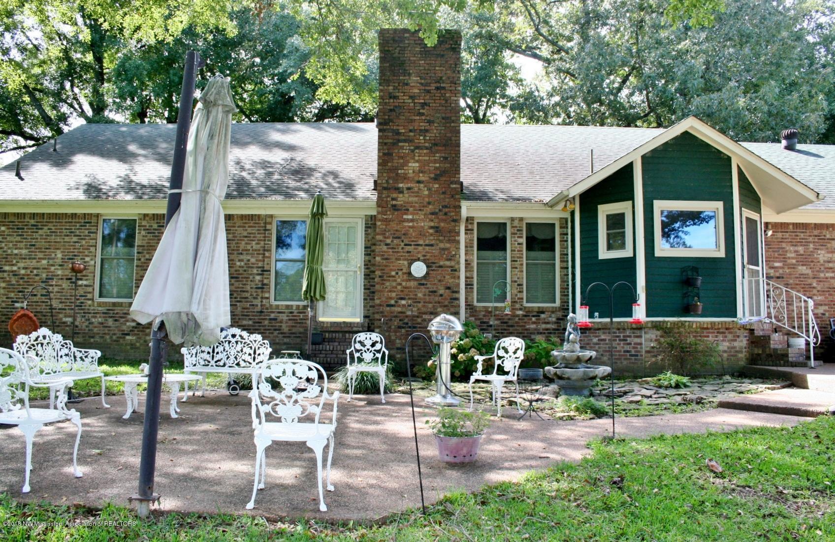 211 Gwen Road Senatobia, MS 38668 - Photo 27 of 34 IMG_7376