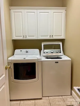 $525,000 | 4945 Brookridge Drive Northeast, Hickory, NC 28601