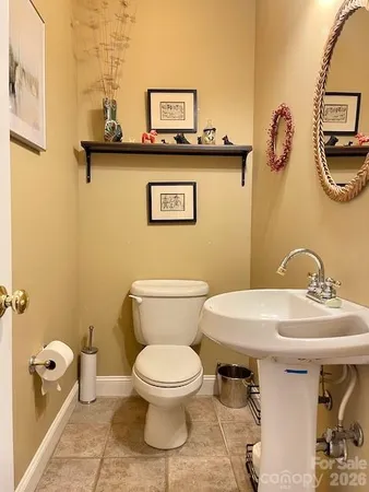 $525,000 | 4945 Brookridge Drive Northeast, Hickory, NC 28601