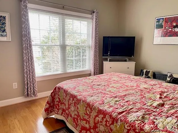 $525,000 | 4945 Brookridge Drive Northeast, Hickory, NC 28601