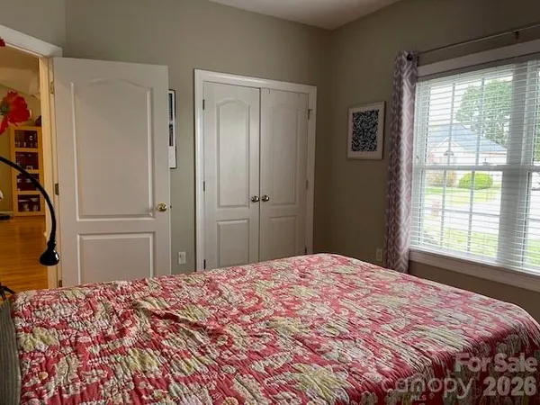 $525,000 | 4945 Brookridge Drive Northeast, Hickory, NC 28601