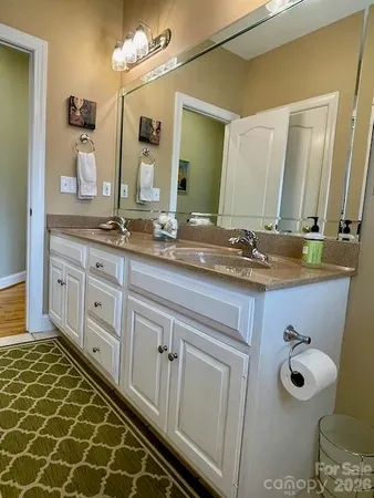 $525,000 | 4945 Brookridge Drive Northeast, Hickory, NC 28601