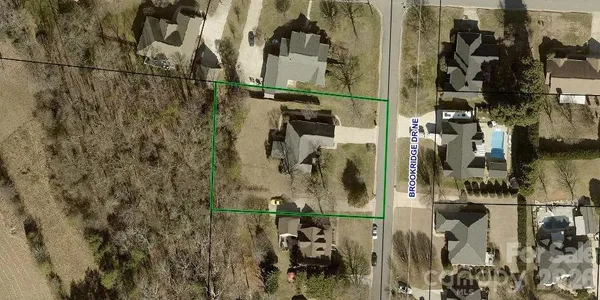 $525,000 | 4945 Brookridge Drive Northeast, Hickory, NC 28601