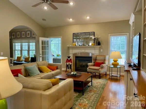 $525,000 | 4945 Brookridge Drive Northeast, Hickory, NC 28601