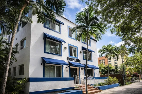 $1,750 | 1021 Northwest 3rd Street, Unit 201, Miami, FL 33128