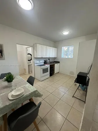 $1,750 | 1021 Northwest 3rd Street, Unit 201, Miami, FL 33128