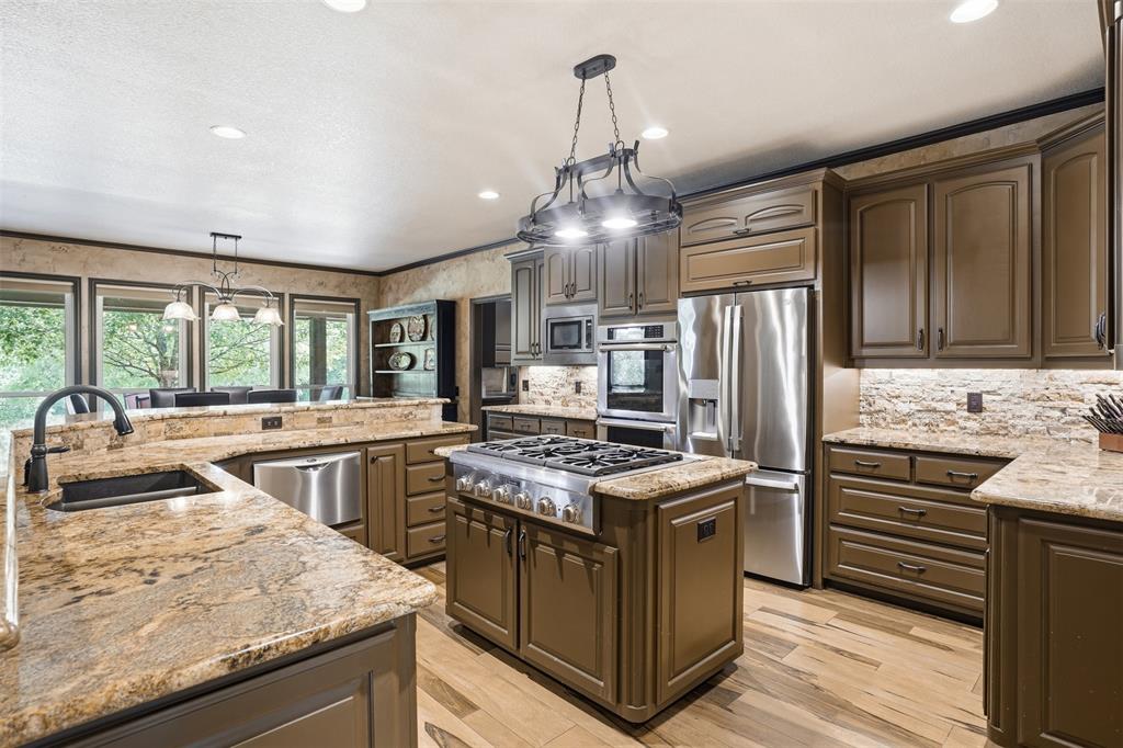 9310 Bellechase Road Granbury, TX 76049 - Photo 6 of 40