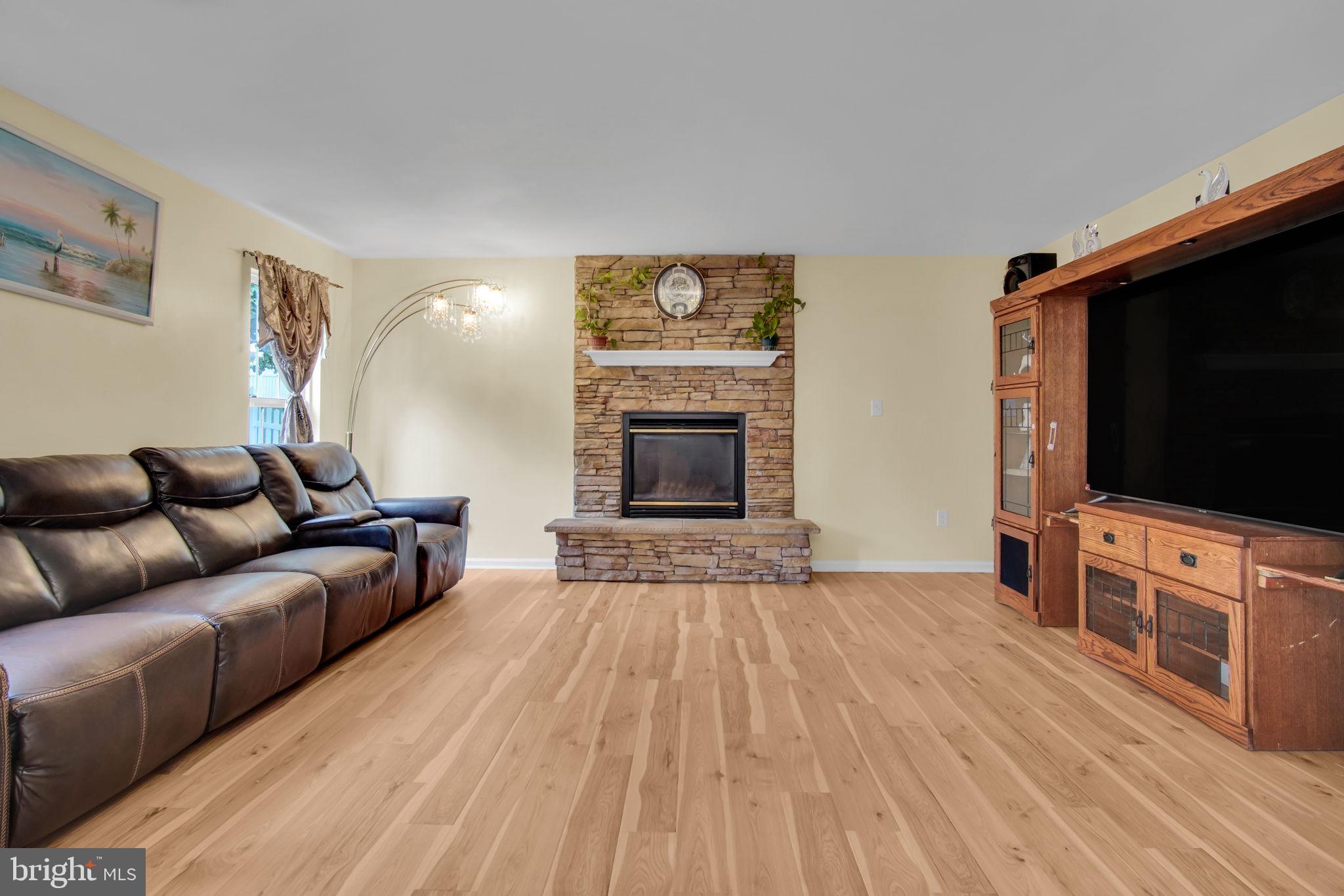 7485 Seneca Ridge Drive York, PA 17403 - Photo 15 of 40 Family Room