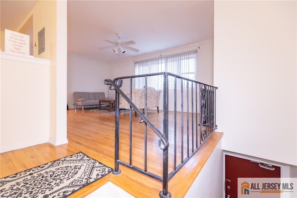 187 Evergreen Road, Unit 4B Edison, NJ 08837 - Photo 3 of 8 a view of entryway and hall