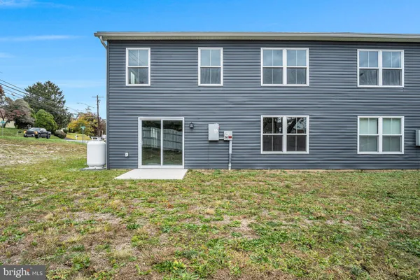 $3,000 | 1500 Embassy Drive, Unit B, Harrisburg, PA 17109