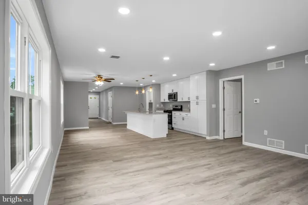 $3,000 | 1500 Embassy Drive, Unit B, Harrisburg, PA 17109