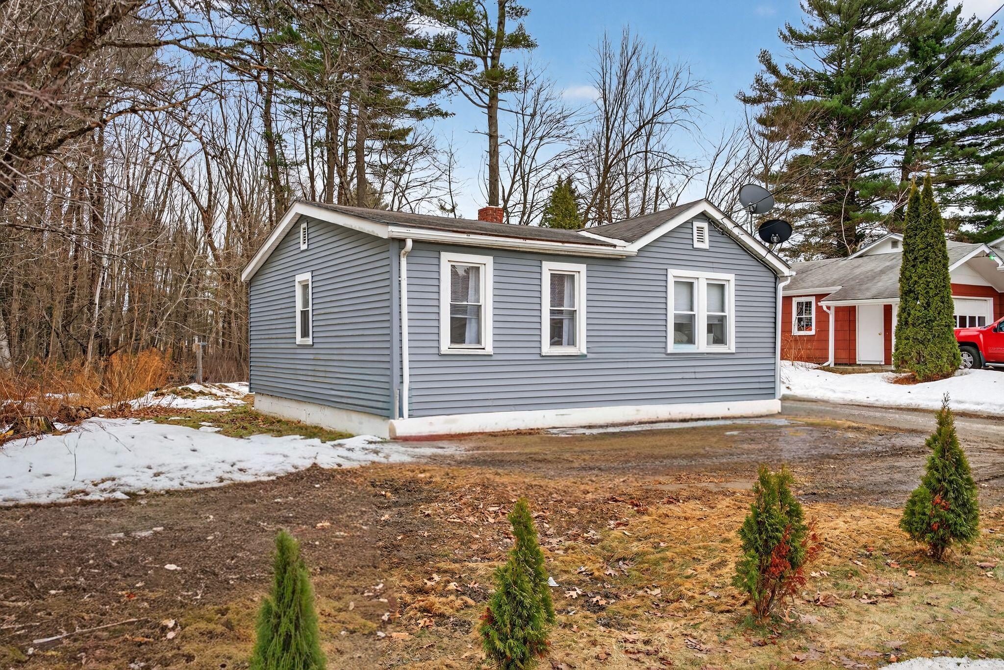 288 Manley Road Auburn, ME 04210 - Photo 2 of 21 DSC01144