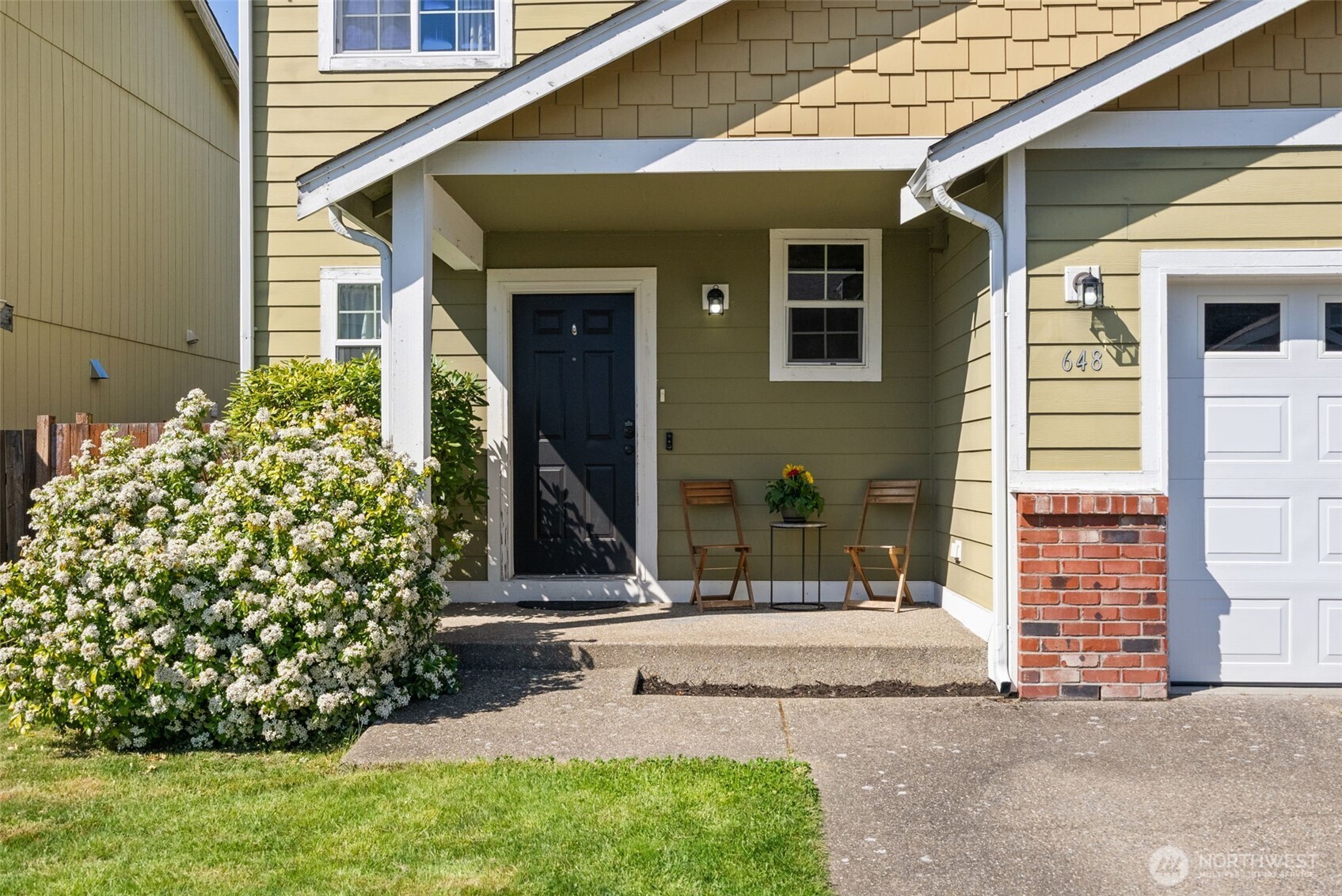 648 Rivenhurst Street Bremerton, WA 98310 - Photo 4 of 27 Gallery Image 4