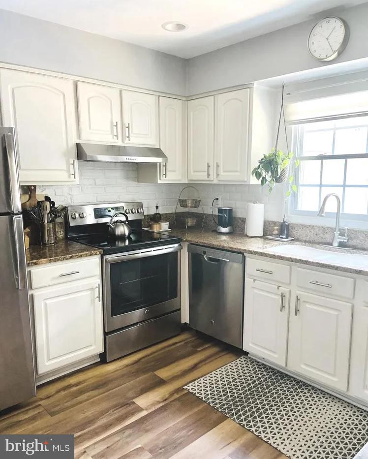 8208 Carrleigh Parkway, Unit 5 Springfield, VA 22152 - Photo 4 of 19 Kitchen