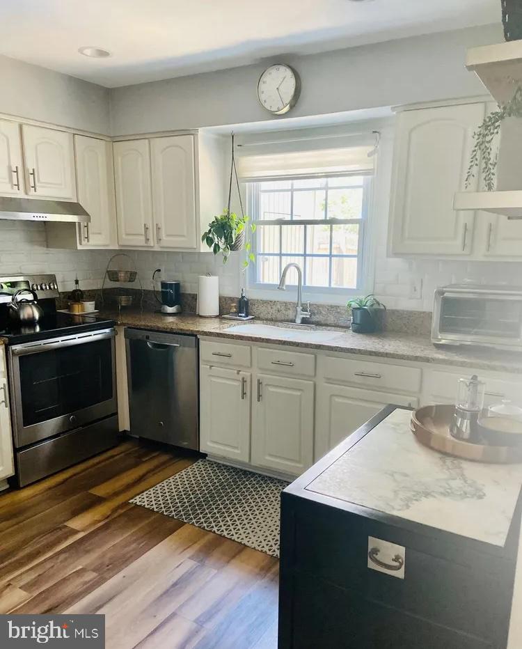 8208 Carrleigh Parkway, Unit 5 Springfield, VA 22152 - Photo 6 of 19