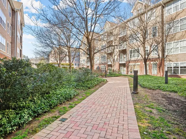 $3,400 | 35 West Broad Street, Unit 211, Stamford, CT 06902