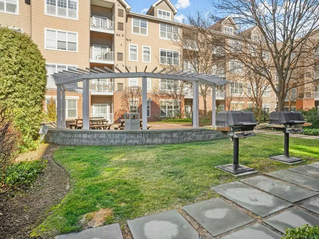 $3,400 | 35 West Broad Street, Unit 211, Stamford, CT 06902