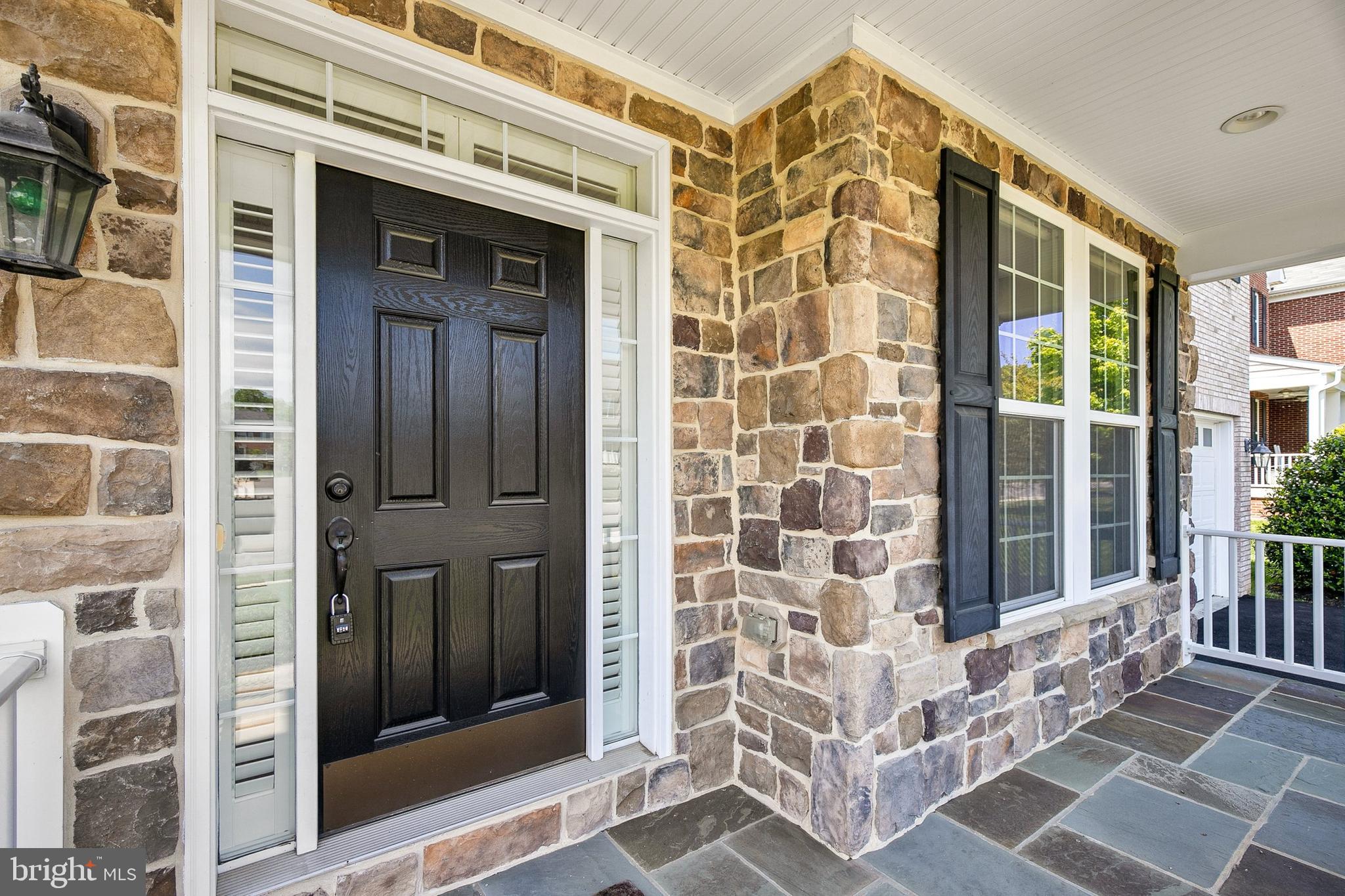 9332 Castle Hill Road Springfield, VA 22153 - Photo 3 of 64 Gallery Image 3