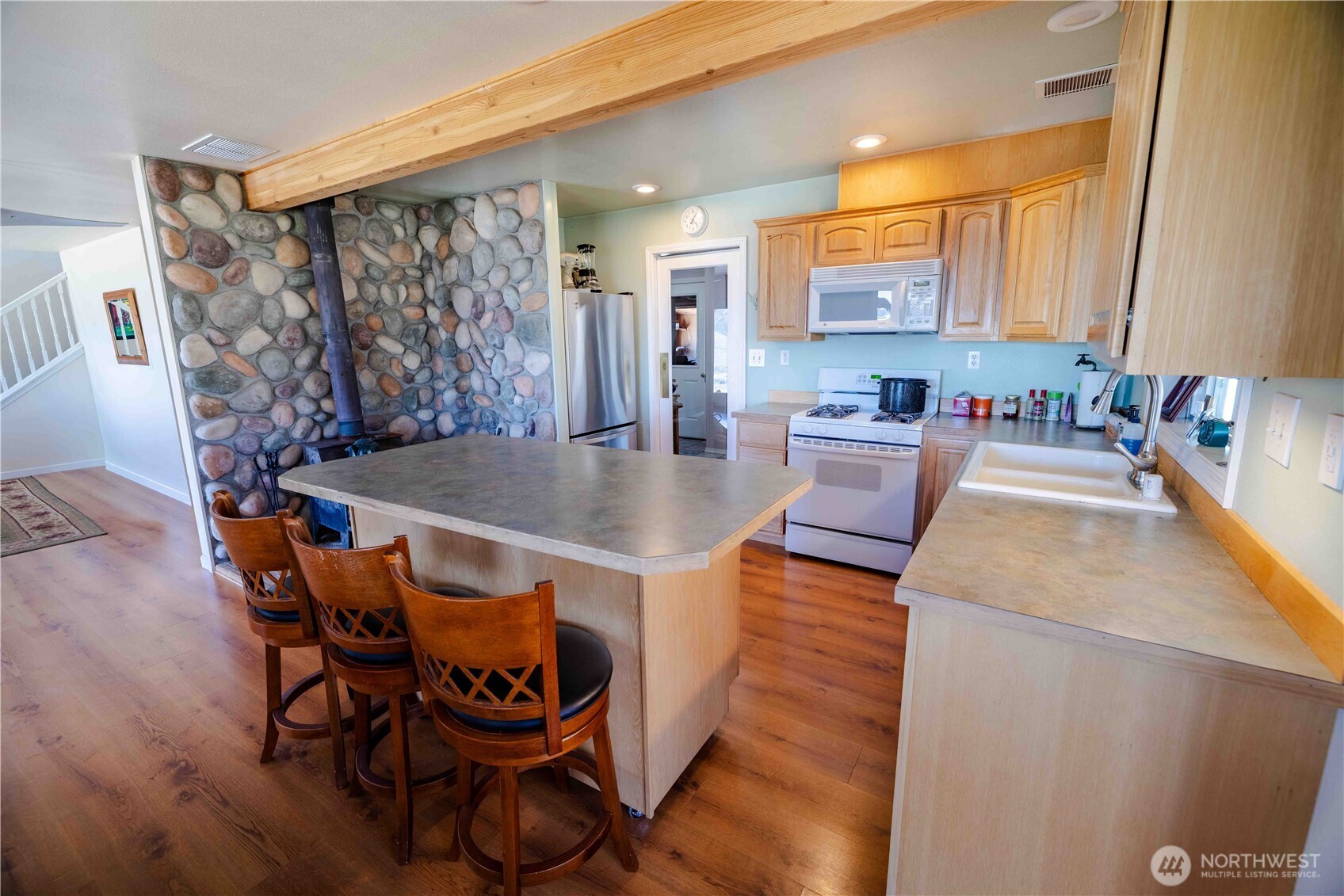 476 Bill Shaw Road Pateros, WA 98846 - Photo 13 of 40