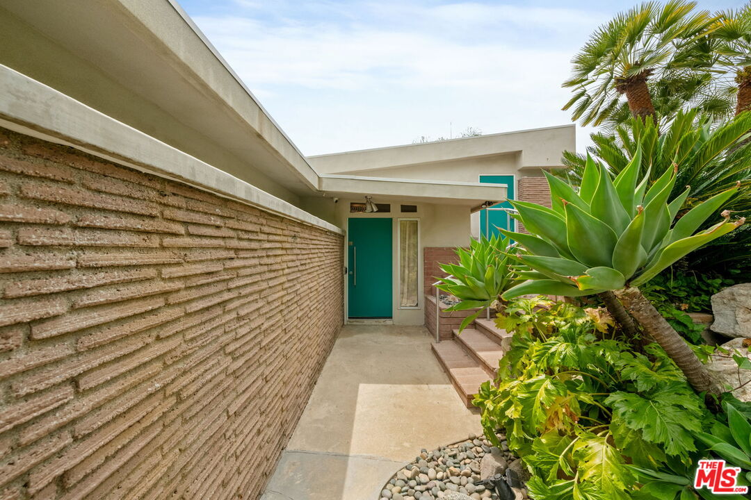 1412 North Tigertail Road Los Angeles, CA 90049 - Photo 3 of 48 Gallery Image 3