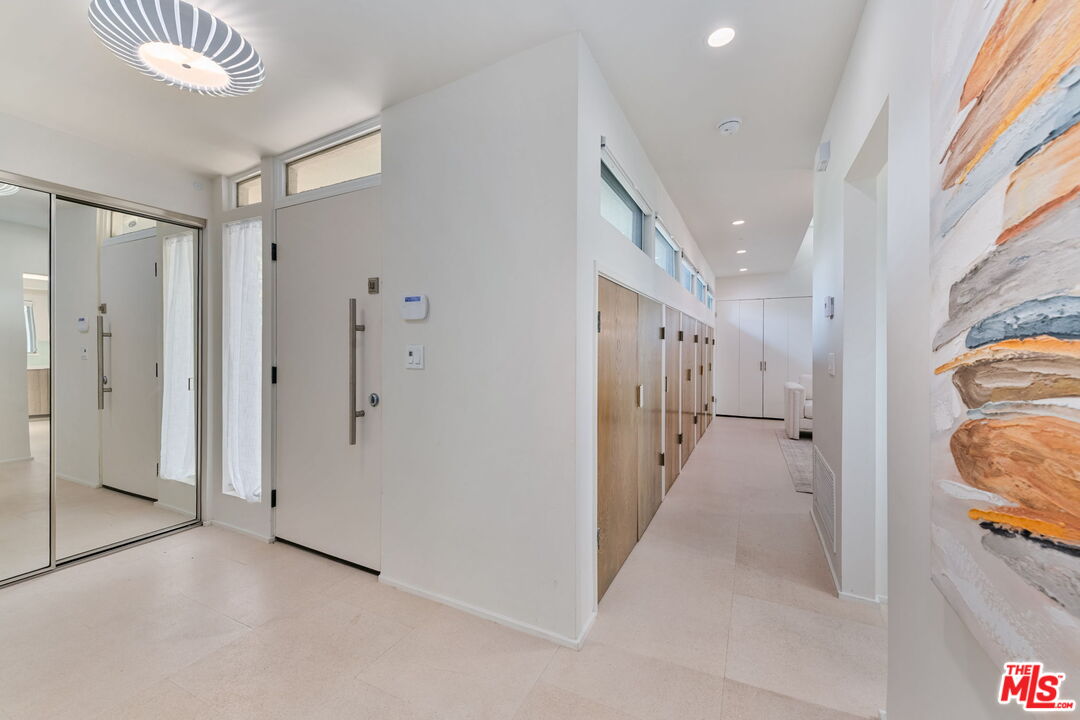 1412 North Tigertail Road Los Angeles, CA 90049 - Photo 4 of 48 Gallery Image 4