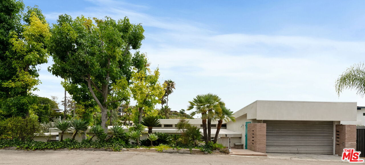 1412 North Tigertail Road Los Angeles, CA 90049 - Photo 47 of 48 Gallery Image 47