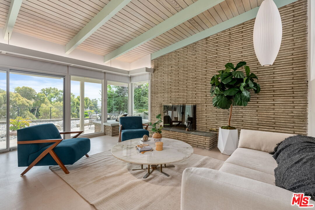 1412 North Tigertail Road Los Angeles, CA 90049 - Photo 5 of 48 Gallery Image 5