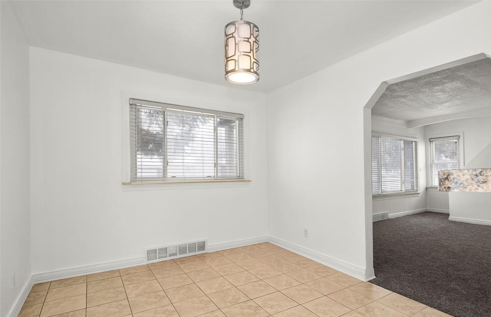 24868 Grove Avenue Eastpointe, MI 48021 - Photo 5 of 10 IMG_4578