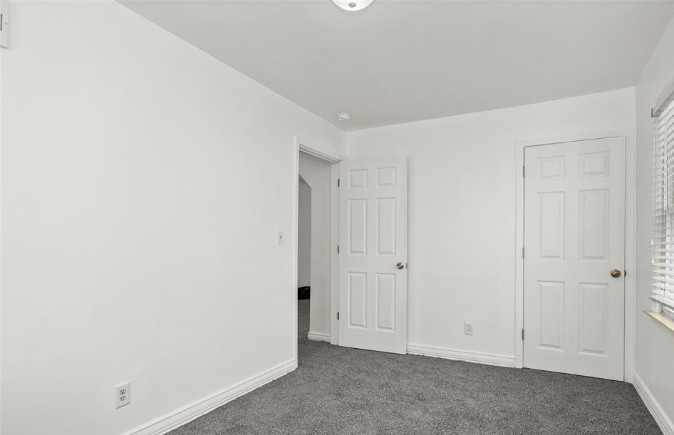24868 Grove Avenue Eastpointe, MI 48021 - Photo 8 of 10 IMG_4584