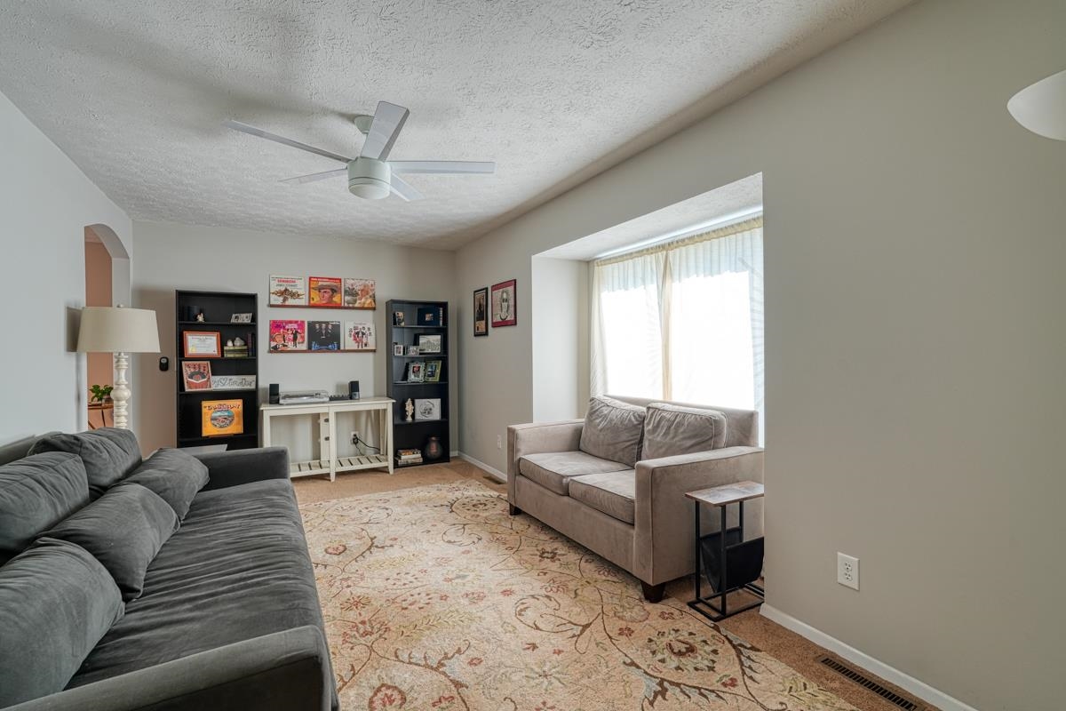 1406 Ridge Road Greenville, SC 29607 - Photo 3 of 36 Gallery Image 3