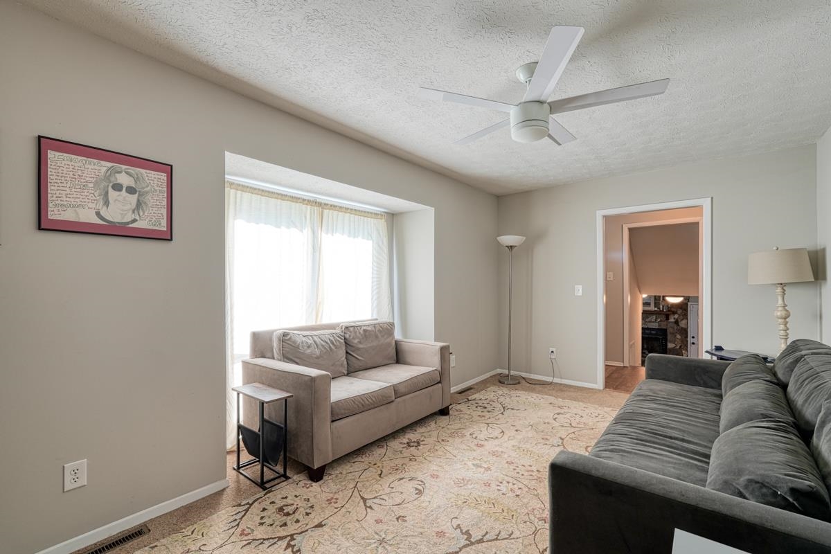 1406 Ridge Road Greenville, SC 29607 - Photo 5 of 36 Gallery Image 5