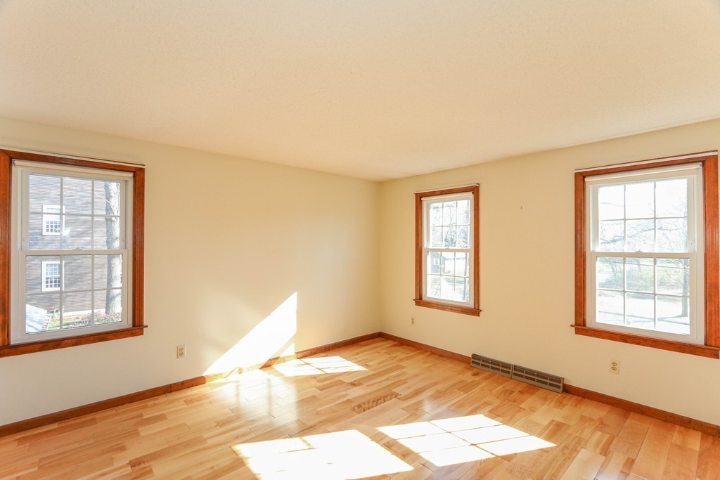 849 Shaker Road Longmeadow, MA 01106 - Photo 16 of 29