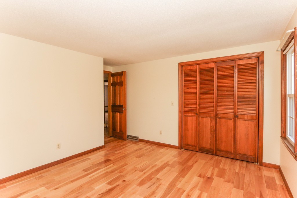 849 Shaker Road Longmeadow, MA 01106 - Photo 17 of 29