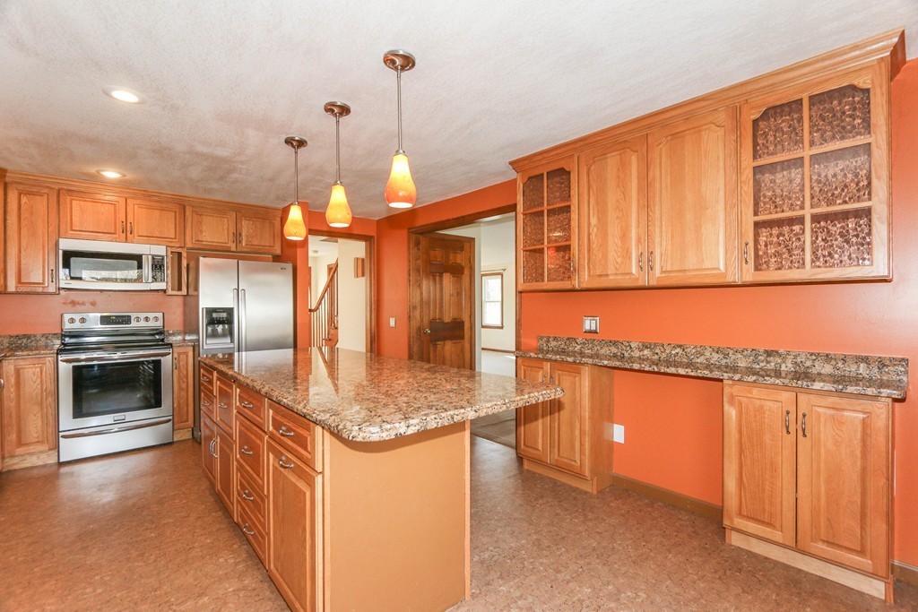 849 Shaker Road Longmeadow, MA 01106 - Photo 2 of 29