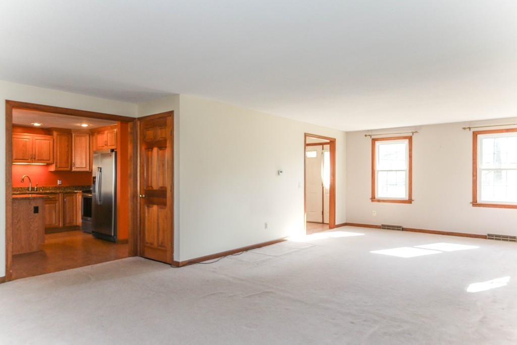 849 Shaker Road Longmeadow, MA 01106 - Photo 8 of 29