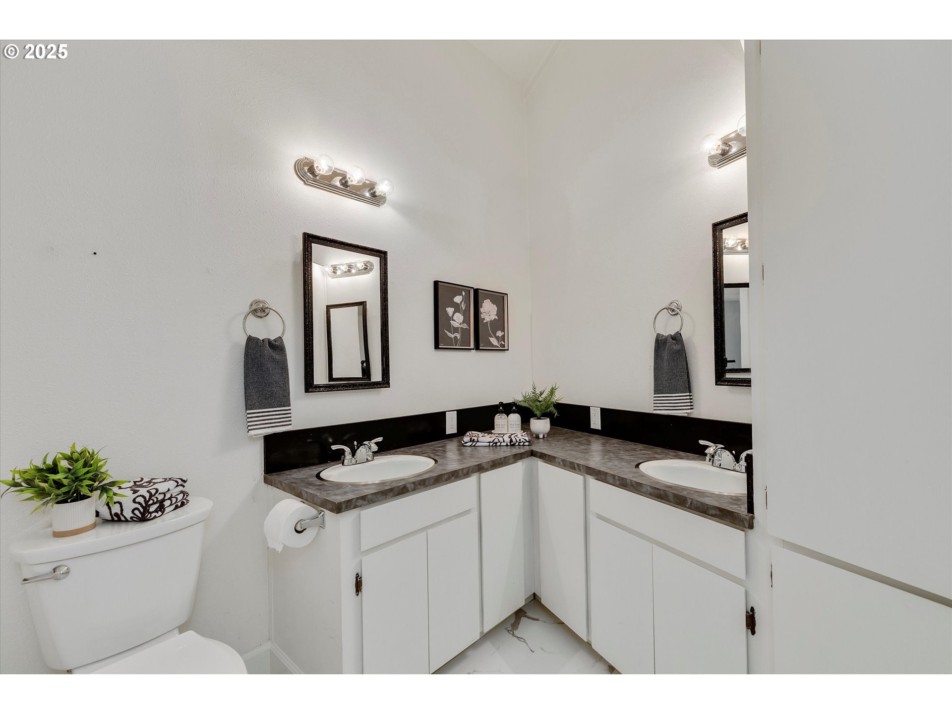 7755 Southwest Bracken Drive Cornelius, OR 97113 - Photo 23 of 47 Bathroom