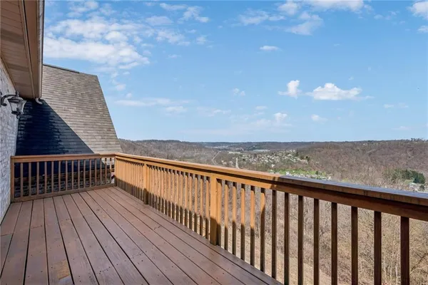 $680,000 | 836 Forest Oaks Trail, North Huntingdon, PA 15642
