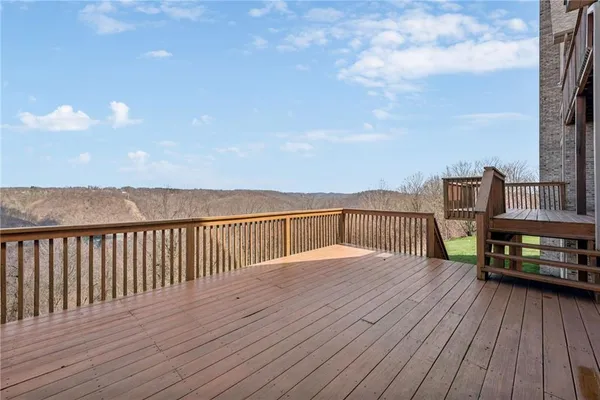 $680,000 | 836 Forest Oaks Trail, North Huntingdon, PA 15642
