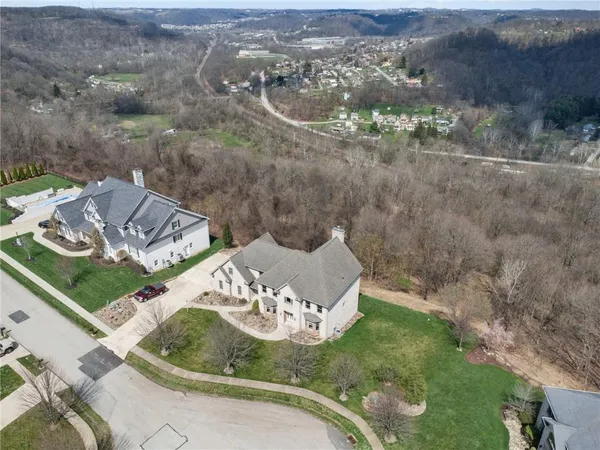 $680,000 | 836 Forest Oaks Trail, North Huntingdon, PA 15642