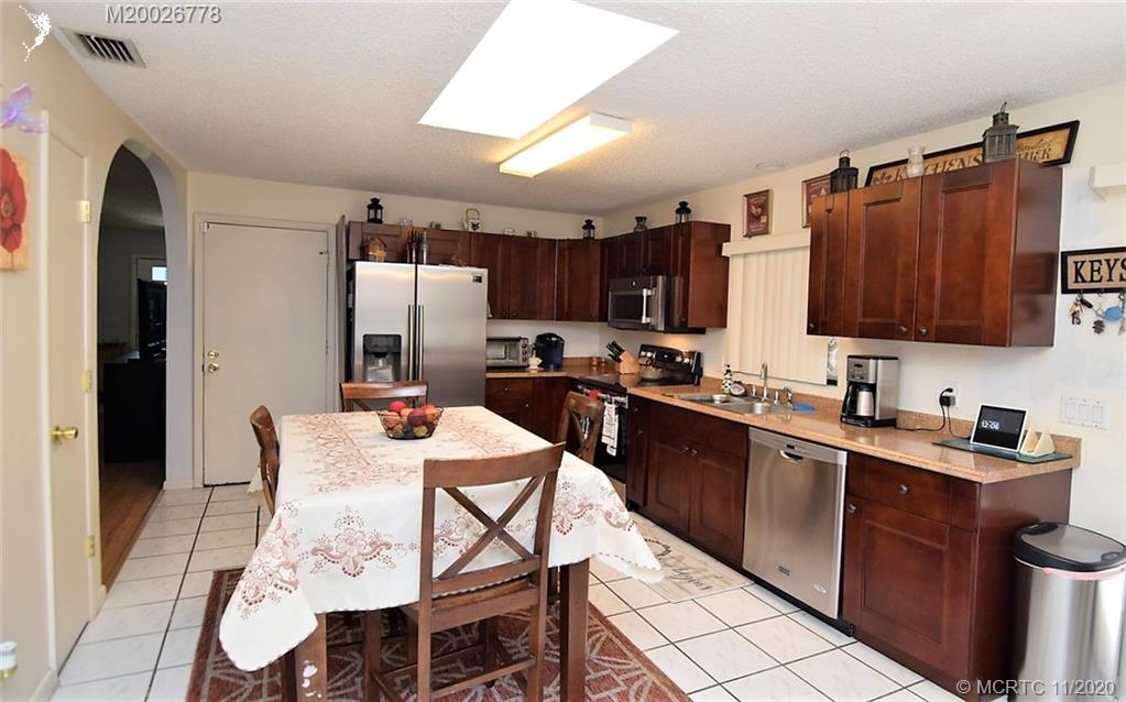 4214 Southeast Robert Loop Road Stuart, FL 34997 - Photo 7 of 19 Gallery Image 7