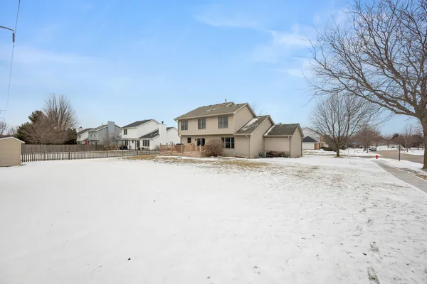 $415,000 | 1122 Yorkshire Drive South, Sycamore, IL 60178