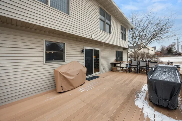 $415,000 | 1122 Yorkshire Drive South, Sycamore, IL 60178