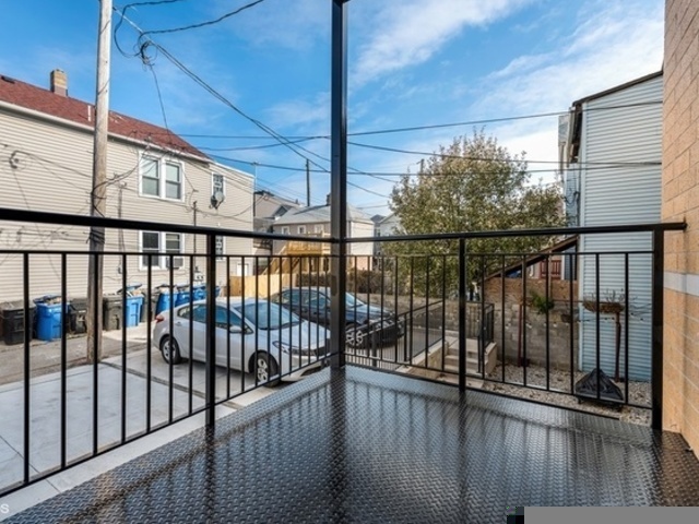 1244 West Huron Street, Unit 1 Chicago, IL 60642 - Photo 14 of 16