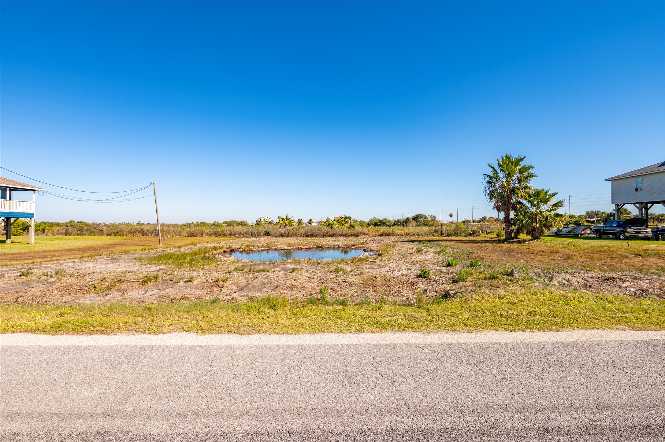 10 Mile Road Galveston, TX 77554 - Photo 11 of 12 a view of an ocean